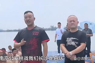 曼城晒对布伦特福德海报：罗德里开车载格拉利什等队友前往客场